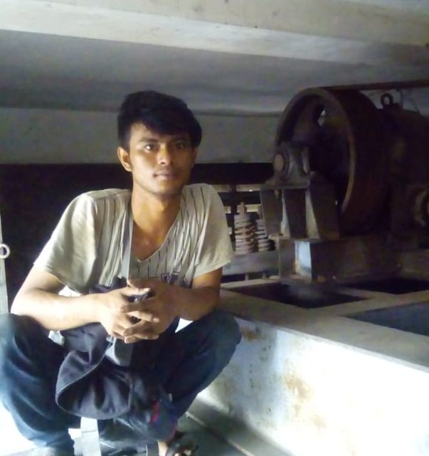 cropped-mesin-lift-barang.jpg